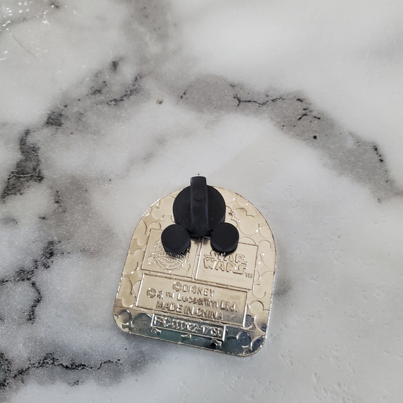 Disney Star Wars Lanyard & 3 Pin Bundle - Picture 8 of 11